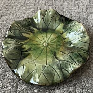Green Leaf-Shaped Ceramic Plate